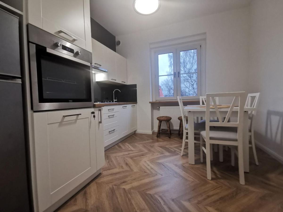 Apartament Black&White Jelenia Góra Екстериор снимка