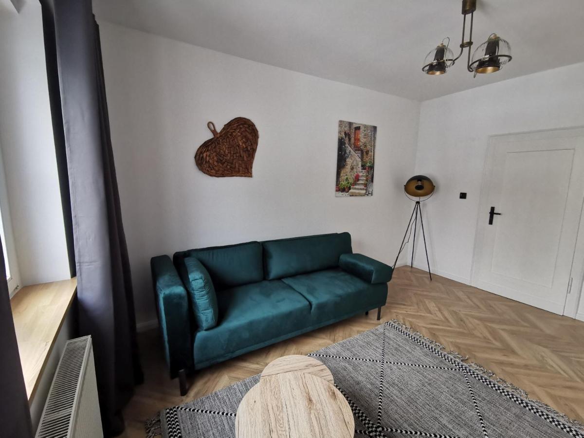 Apartament Black&White Jelenia Góra Екстериор снимка